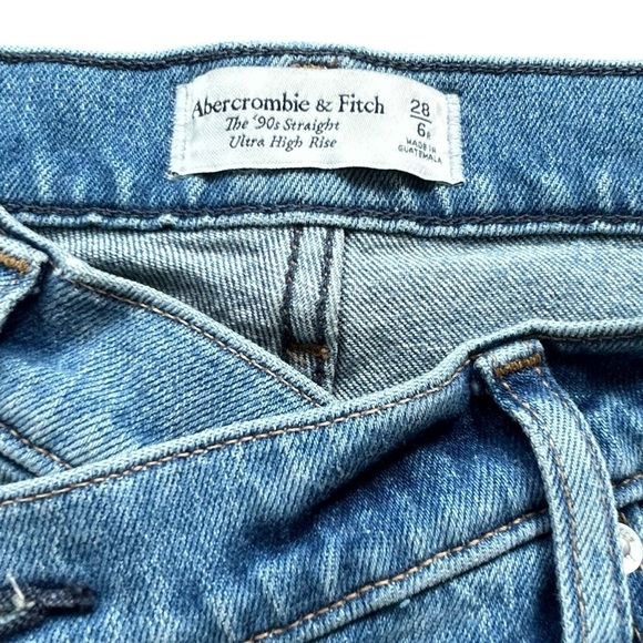 Abercrombie and Fitch The 90s Straight Ultra High Rise Jeans Medium Wash 28/6 - Picture 7 of 8
